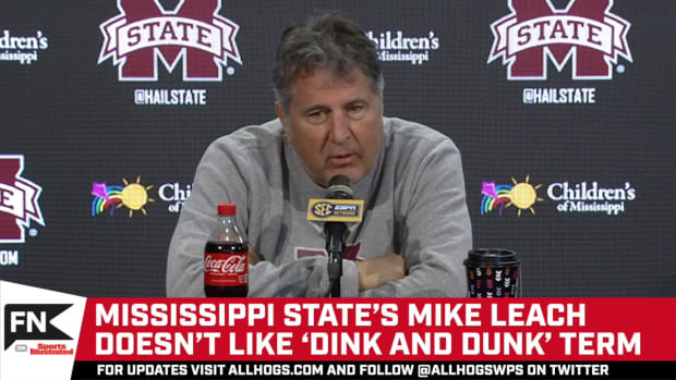 101122-Mike Leach-Dink-Dunk